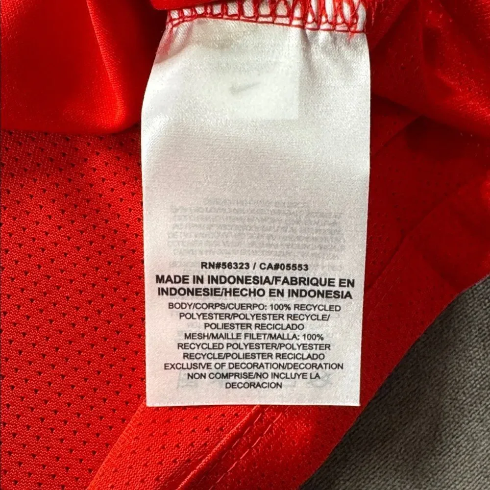 Nike Boys Youth Squad 14 Workout Top Short Sleeve Dri-Fit Crew Neck Size XL NWOT